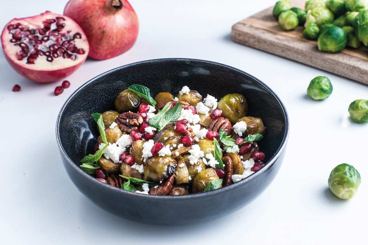 Gerösteter Rosenkohl Mit Granatapfel Und Pekannüssen